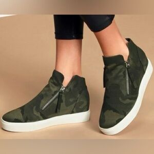 STEVE MADDEN womens militar ankle booties
